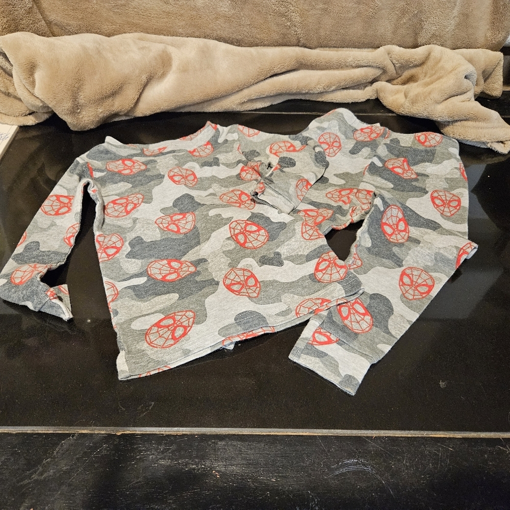 🍄🍓Marvel Avengers Spiderman Pajamas 2T🍄🍓